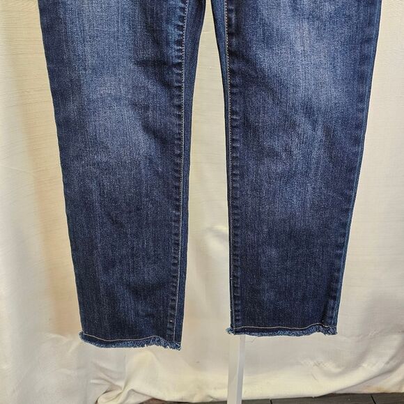 St. John's Bay Straight Leg Jeans Size 4P - Picture 4 of 9